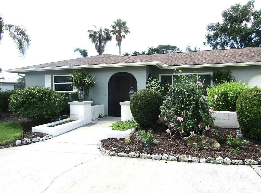 3 bed, 2.0 bath, 1574 sqft, $5,500 — Photo 2
