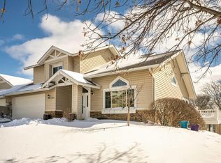2885 Devonshire Pl, Woodbury, MN 55125