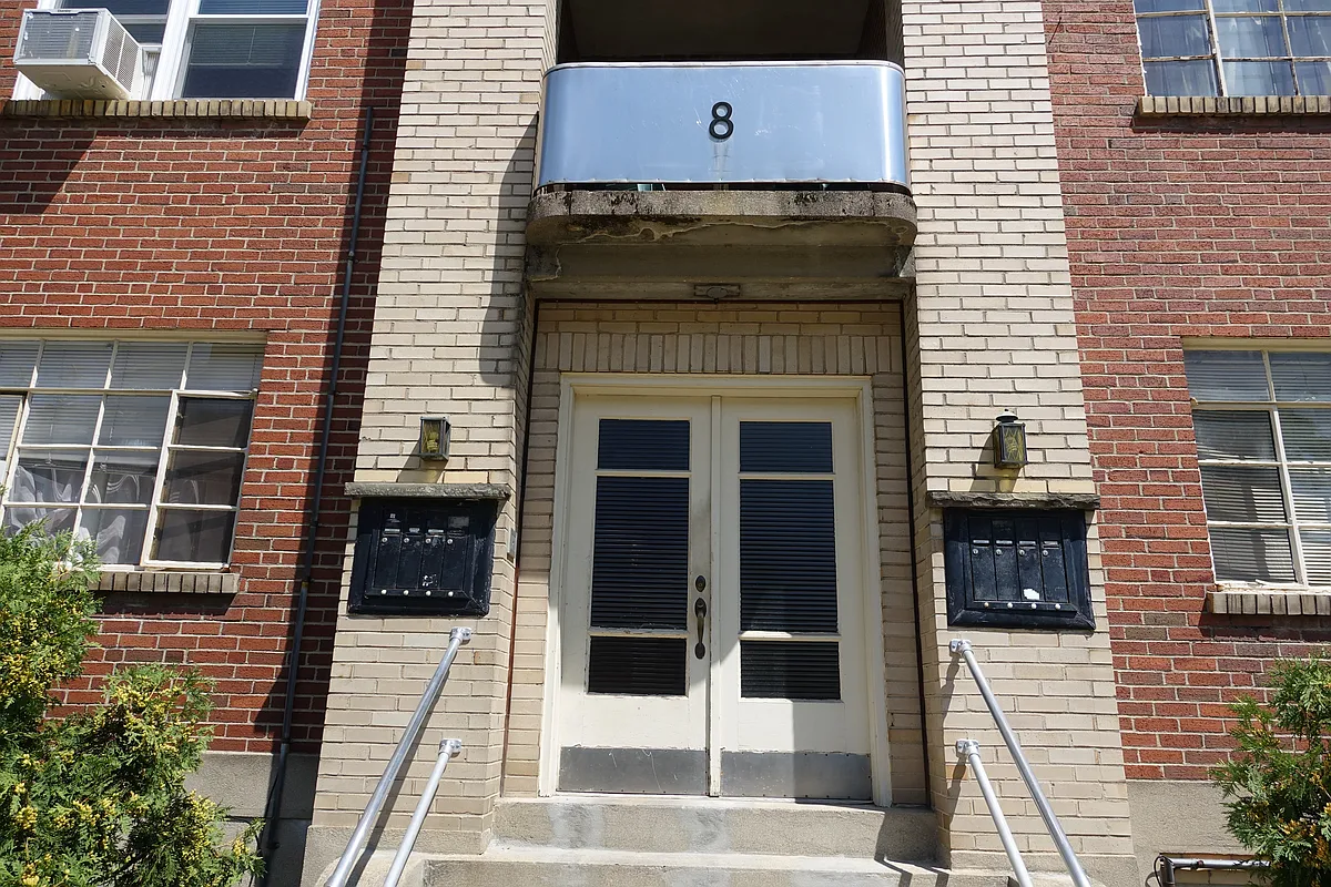 Building Photo - 8 Merzen Ct #7/10
