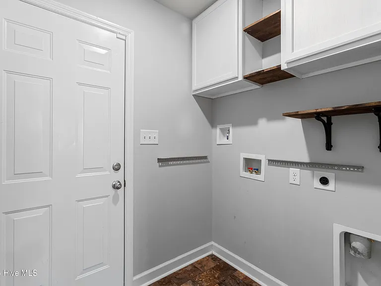 706 Ashley Meadow Ln — Photo 19