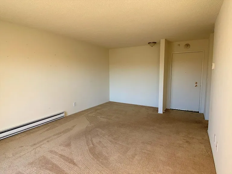 4 Commodore Dr #439 — Photo 4