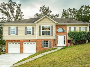 6108 Oilskin Dr, Ooltewah, TN 37363