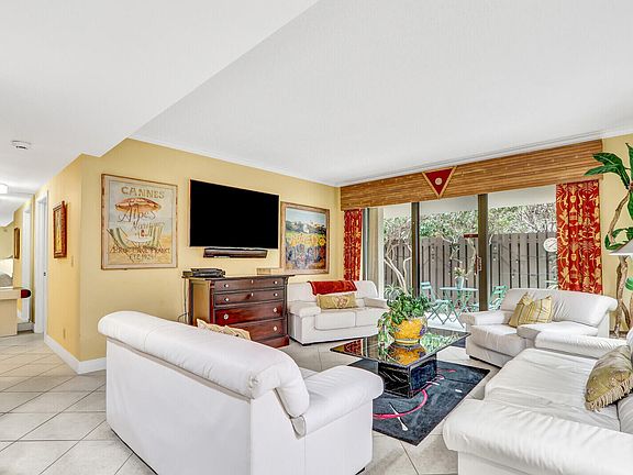 3rd image of 1108 Marine Way W #B1r