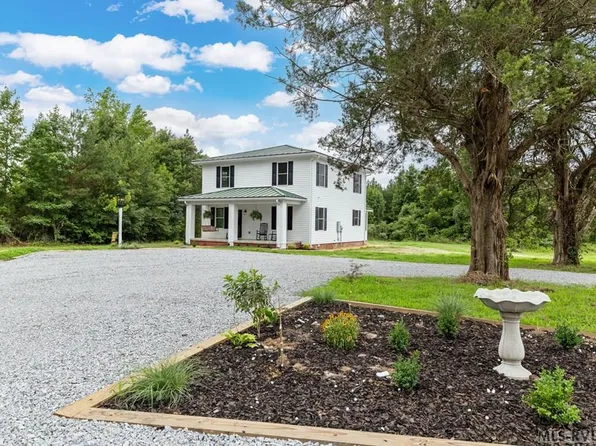 1000 Locust St, South Hill, VA 23970