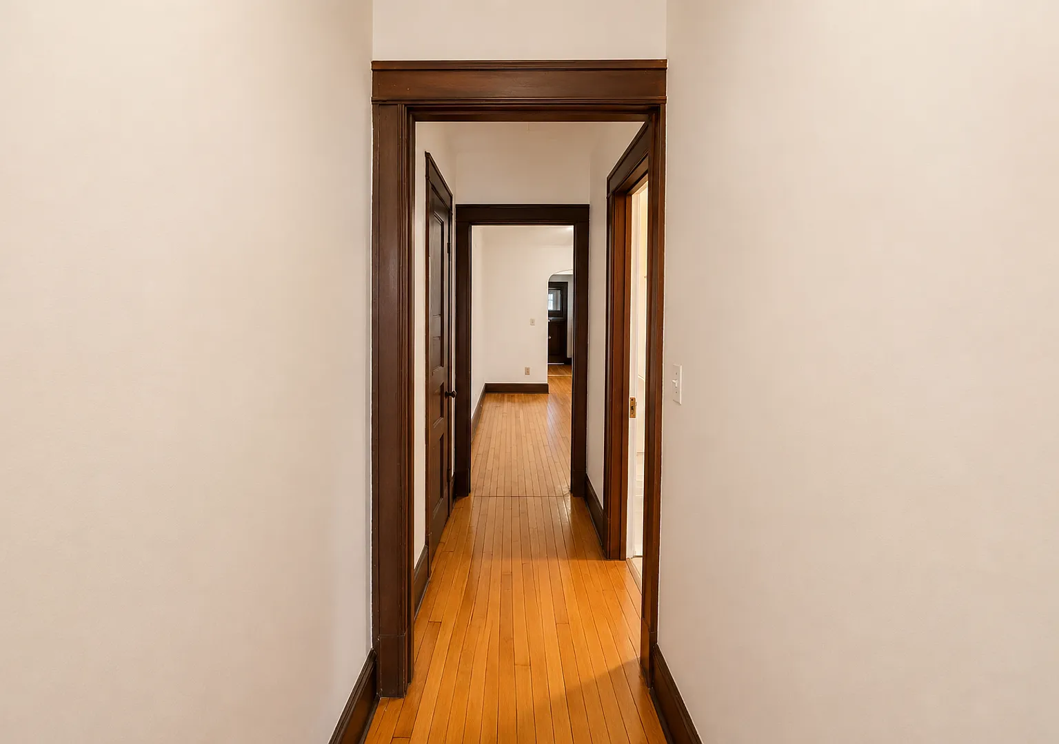 1025/1027 Jenifer St Apartments — Photo 4