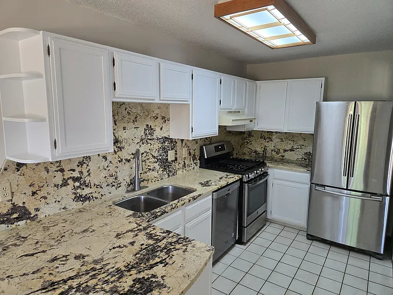 3553 Avon Dr — Photo 5