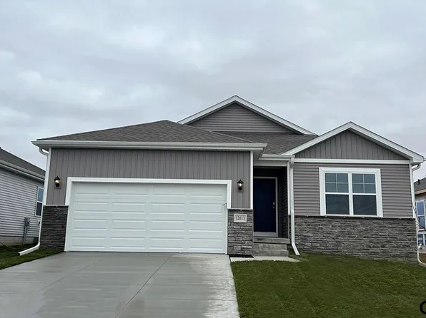 16422 Willit St, Bennington, NE 68007