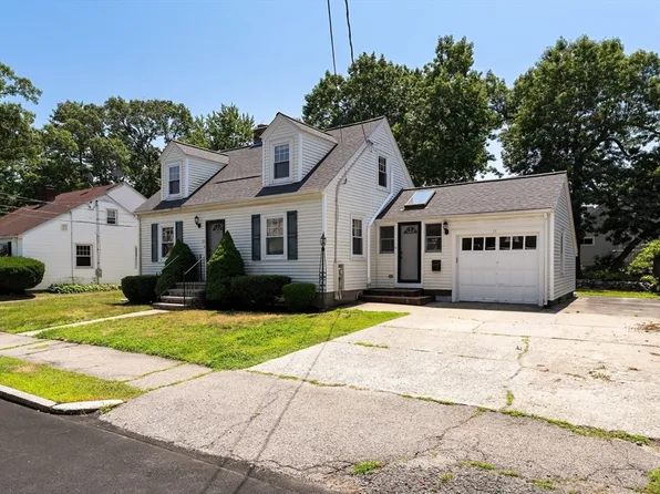 23 Eastwood Cir, West Roxbury, MA 02132