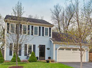 34 Crompton Ct, Fox River Grove, IL 60021