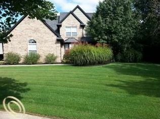 2738 Pheasant Run East Dr, Wixom, MI 48393