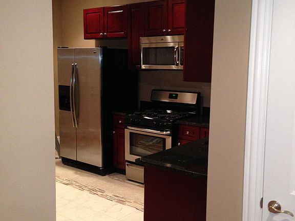 4th image of 3326 W Hutchinson St APT 3