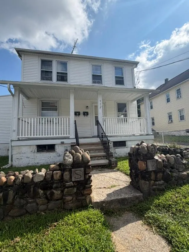 2 bed, 850 sqft, $1,100 — Photo 1
