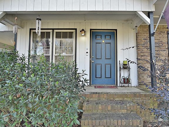 3rd image of 5258 Cunningham Dr