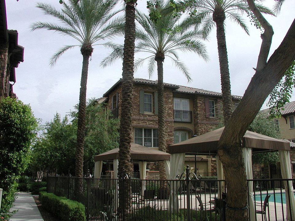Unit Overlooks Pool