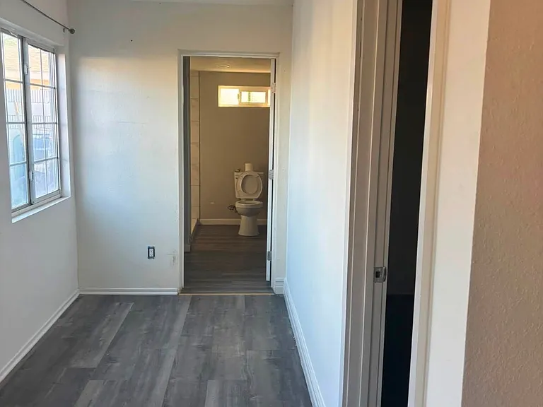 1334 W Avenue H9 — Photo 1
