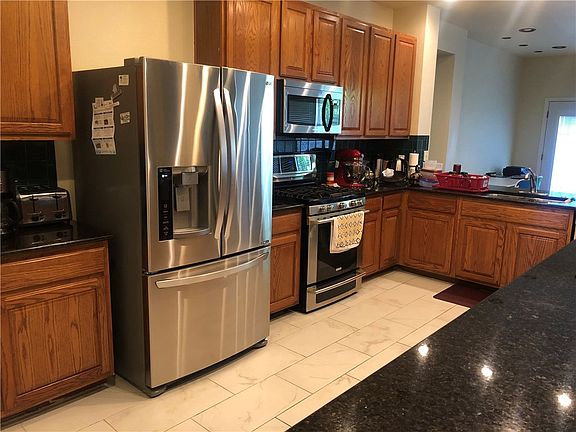 4th image of 4036 Barlow Dr