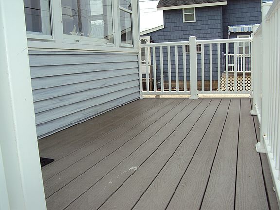 Front Porch w/Bayviews