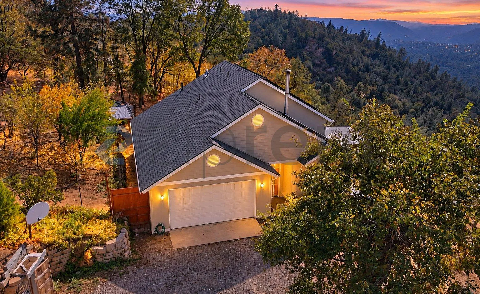 4 bed, 3.5 bath, 1877 sqft, $2,655 — Photo 1