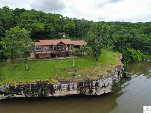 24810 Hodge Ave, Warsaw, MO 65355