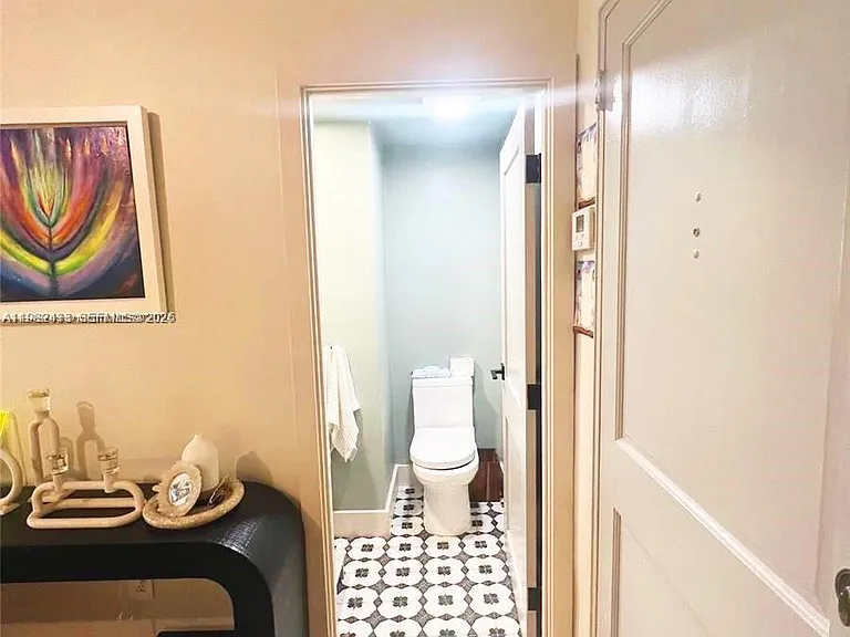 10185 Collins Ave #323 — Photo 13