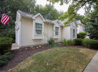 9150 Fern Cv W, Olmsted Falls, OH