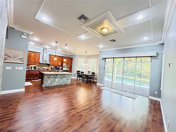 4th image of 11079 Sparkleberry Dr