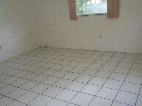 2nd image of 1651 23rd St