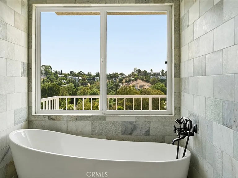 5035 Escobedo Dr — Photo 33