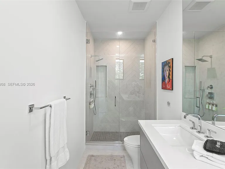 922 NE 78th St — Photo 50