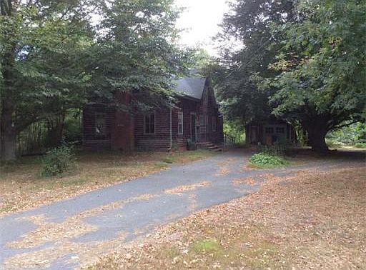 2nd image of 486 W Union St