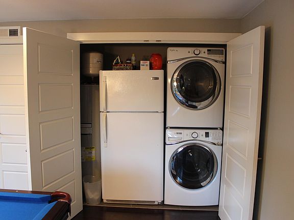 Whirlpool washer/dryer + second fridge