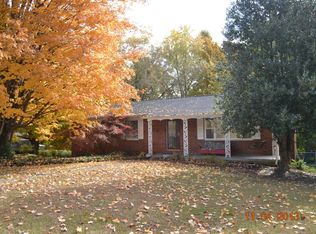 7728 Luxmore Dr, Knoxville, TN 37919
