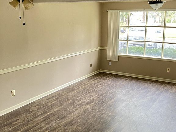 3rd image of 45 Barnes St