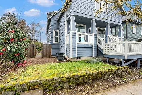 522 NE Morris St Photo 1