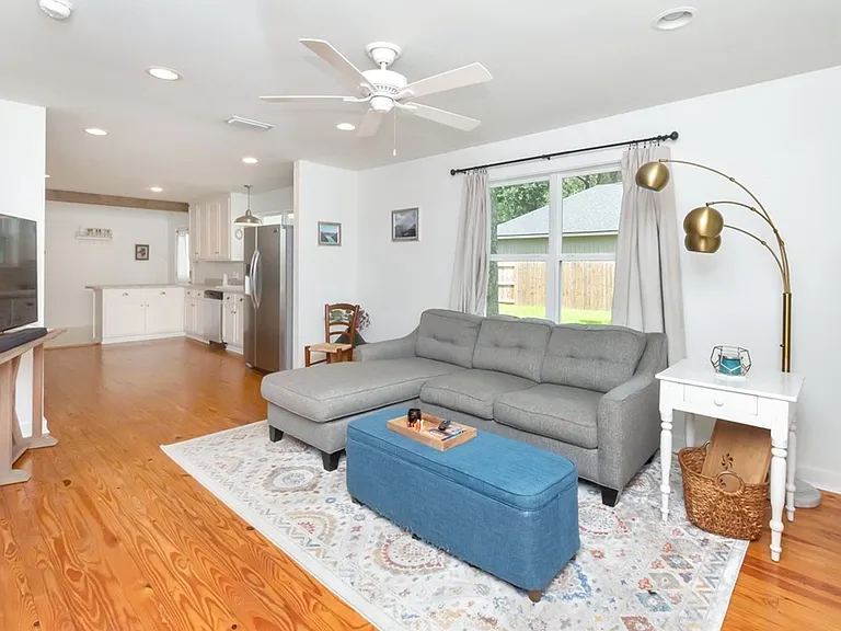 958 Pinemont Dr — Photo 3