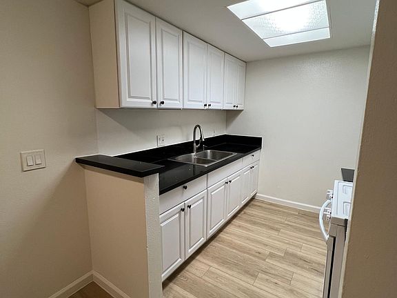 2nd image of 14905 Roscoe Blvd #103