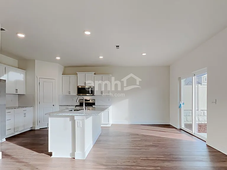 1620 192nd Street Ct E — Photo 4