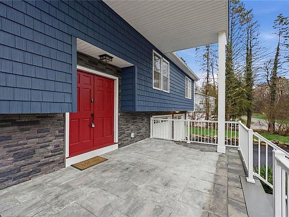 3rd image of 4 Shore Rd