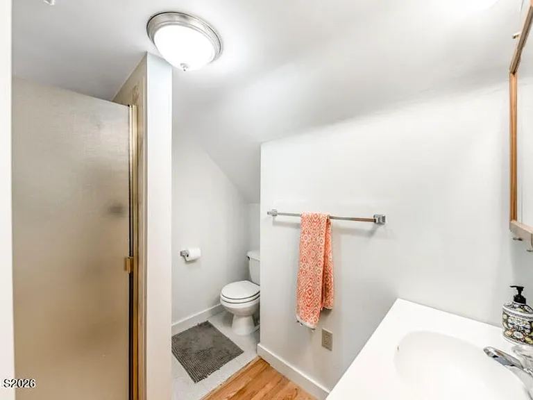 699 Saint Lawrence Ave — Photo 5