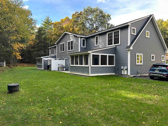 3rd image of 60 Marshall Rd #A
