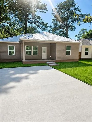 1419 N Hosmer St — Photo 2