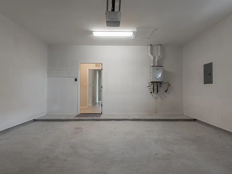 14362 Loma Esmeralda Dr — Photo 32