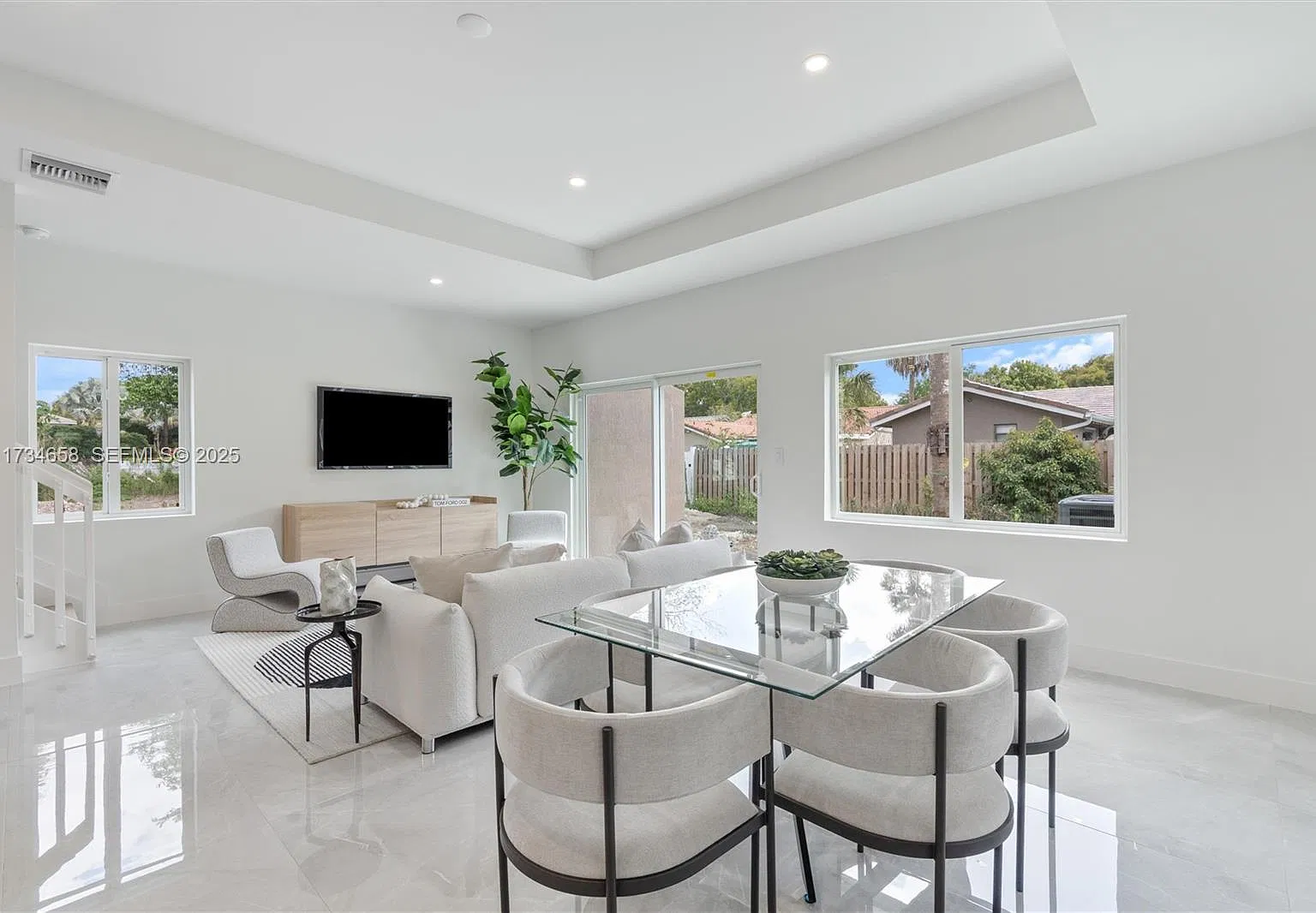 1567 NW 94th Way — Photo 3