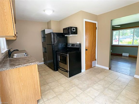 4th image of 6326 Magnolia Dr