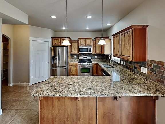 4th image of 10796 N La Costa