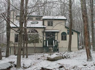 1613 Academy Dr, East Stroudsburg, PA