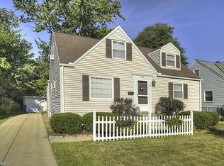 414 Parkside Dr, Bay Village, OH