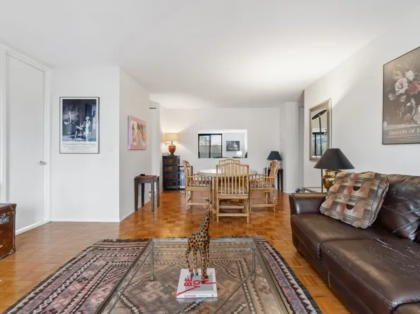 161 West 61st Street image 2 of 10