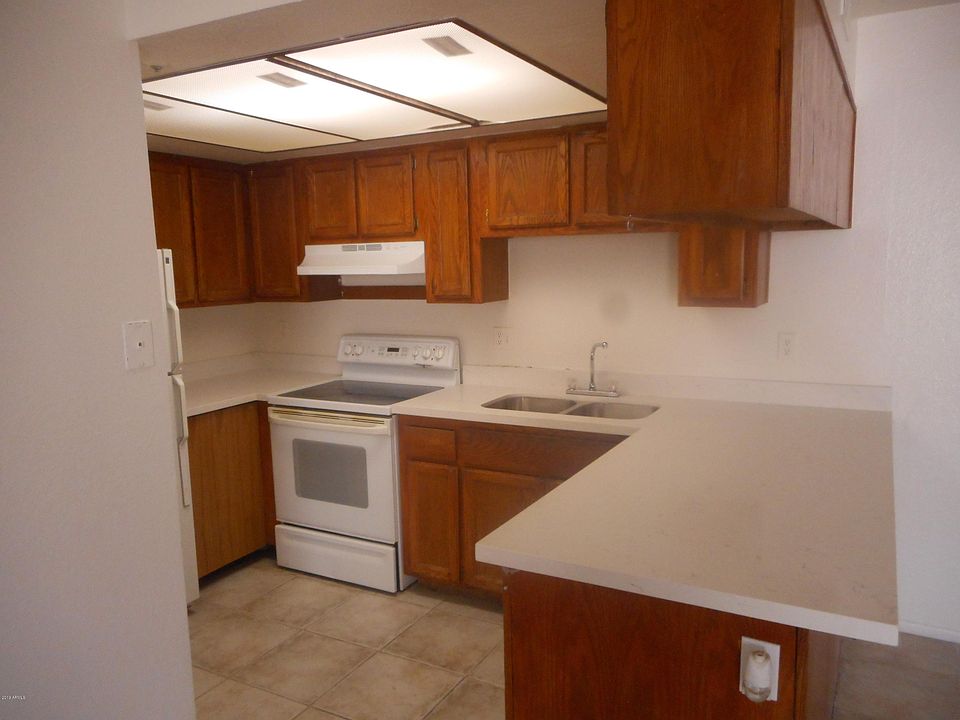 2nd image of 13211 N 21st Pl #9