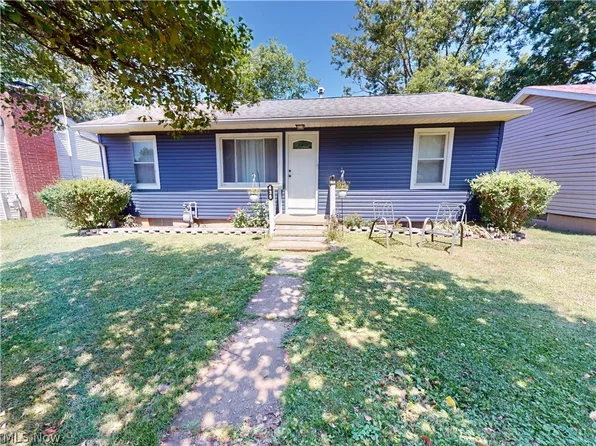 435 2nd St SE, Brewster, OH 44613